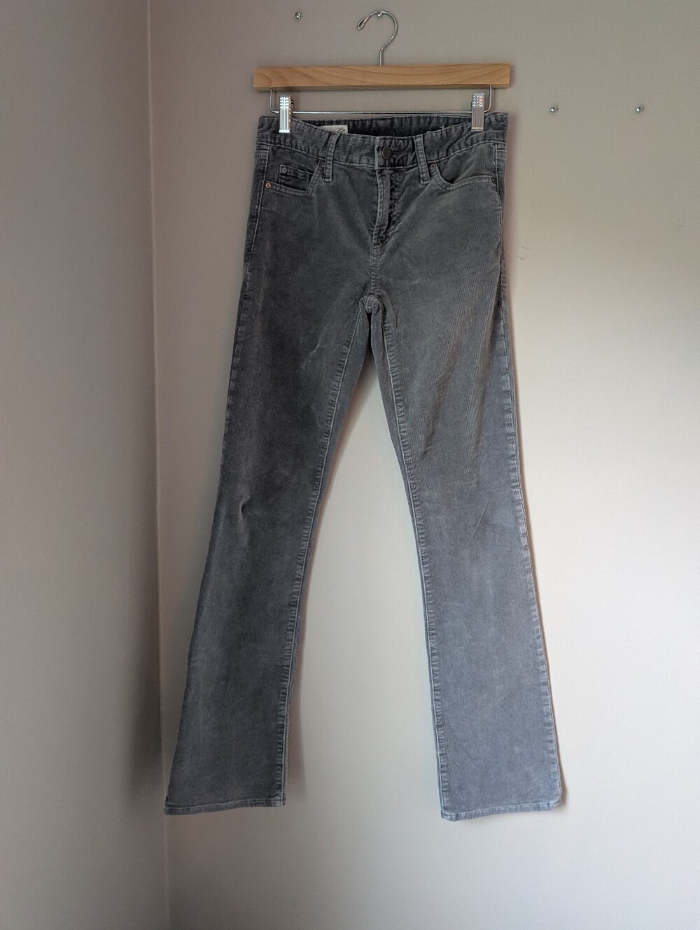 GAP Gray corduroy flare jeans in a 25r #flare #corduroy